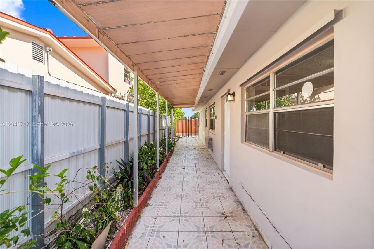 491 W 35th Pl, Hialeah, FL 33012 Photo