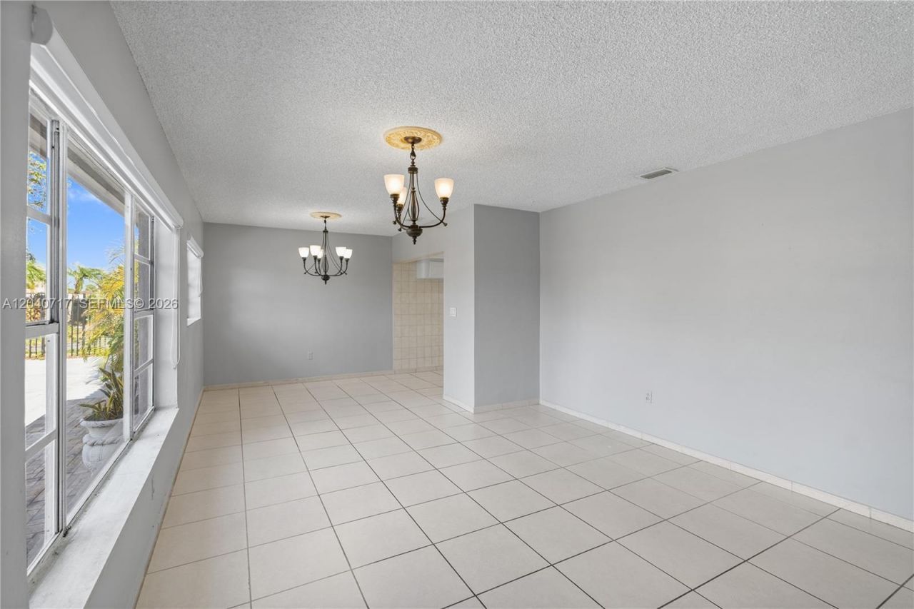 491 W 35th Pl, Hialeah, FL 33012 Photo