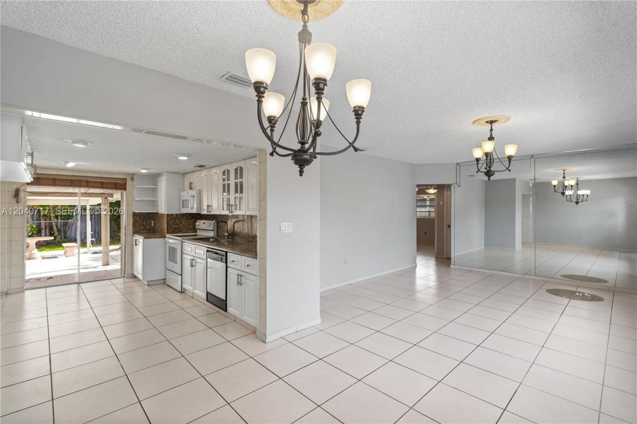 491 W 35th Pl, Hialeah, FL 33012 Photo