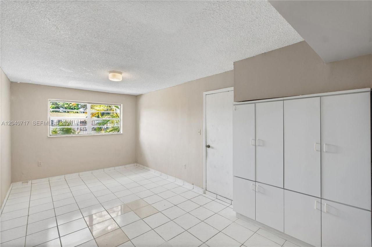 491 W 35th Pl, Hialeah, FL 33012 Photo