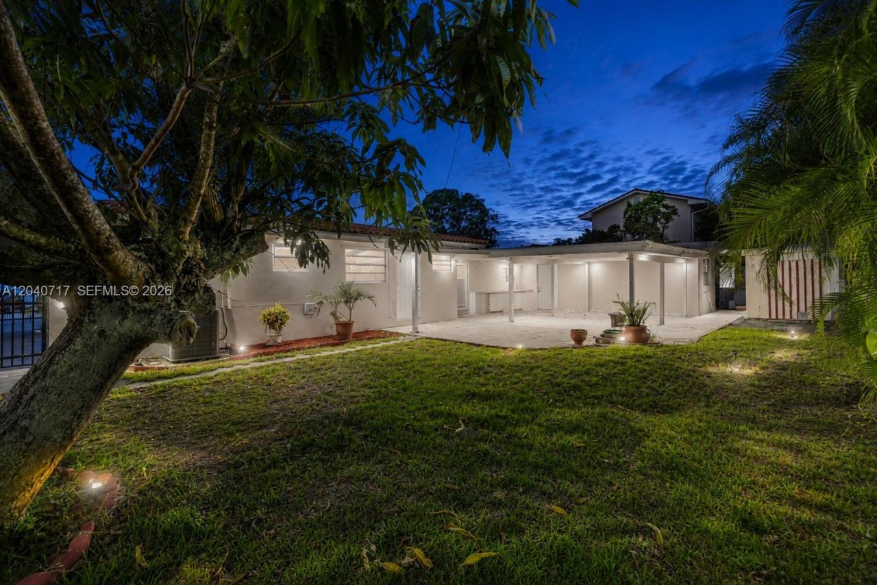 491 W 35th Pl, Hialeah, FL 33012 Photo