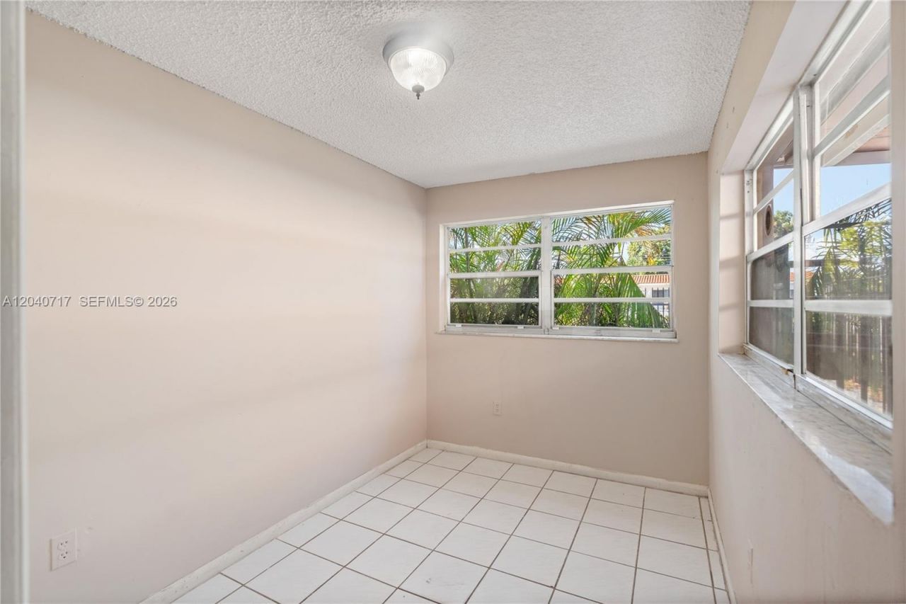 491 W 35th Pl, Hialeah, FL 33012 Photo