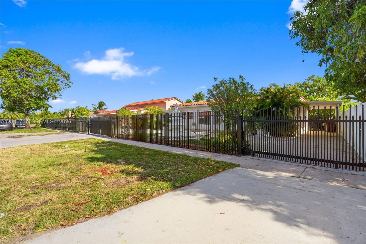 491 W 35th Pl, Hialeah, FL 33012 Photo