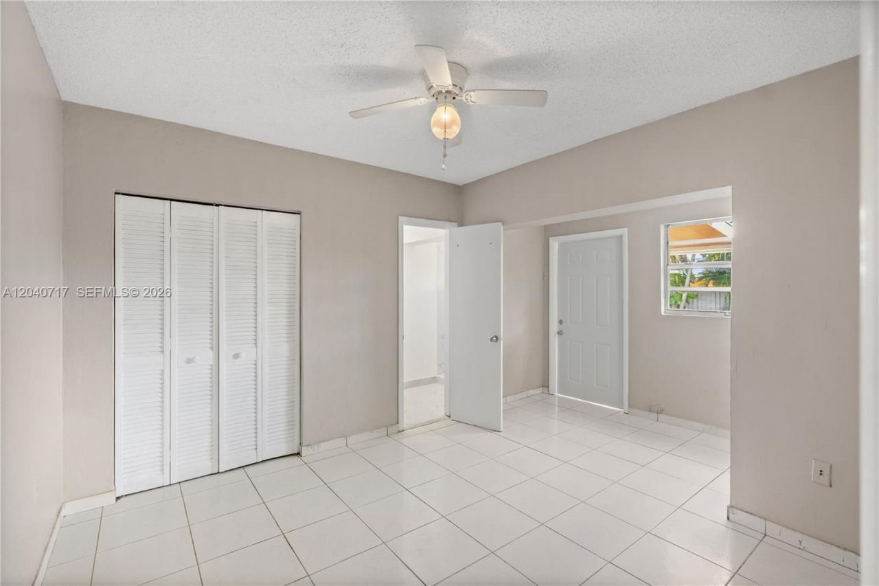 491 W 35th Pl, Hialeah, FL 33012 Photo