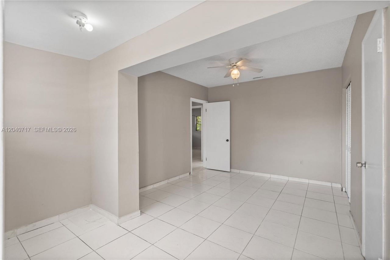 491 W 35th Pl, Hialeah, FL 33012 Photo