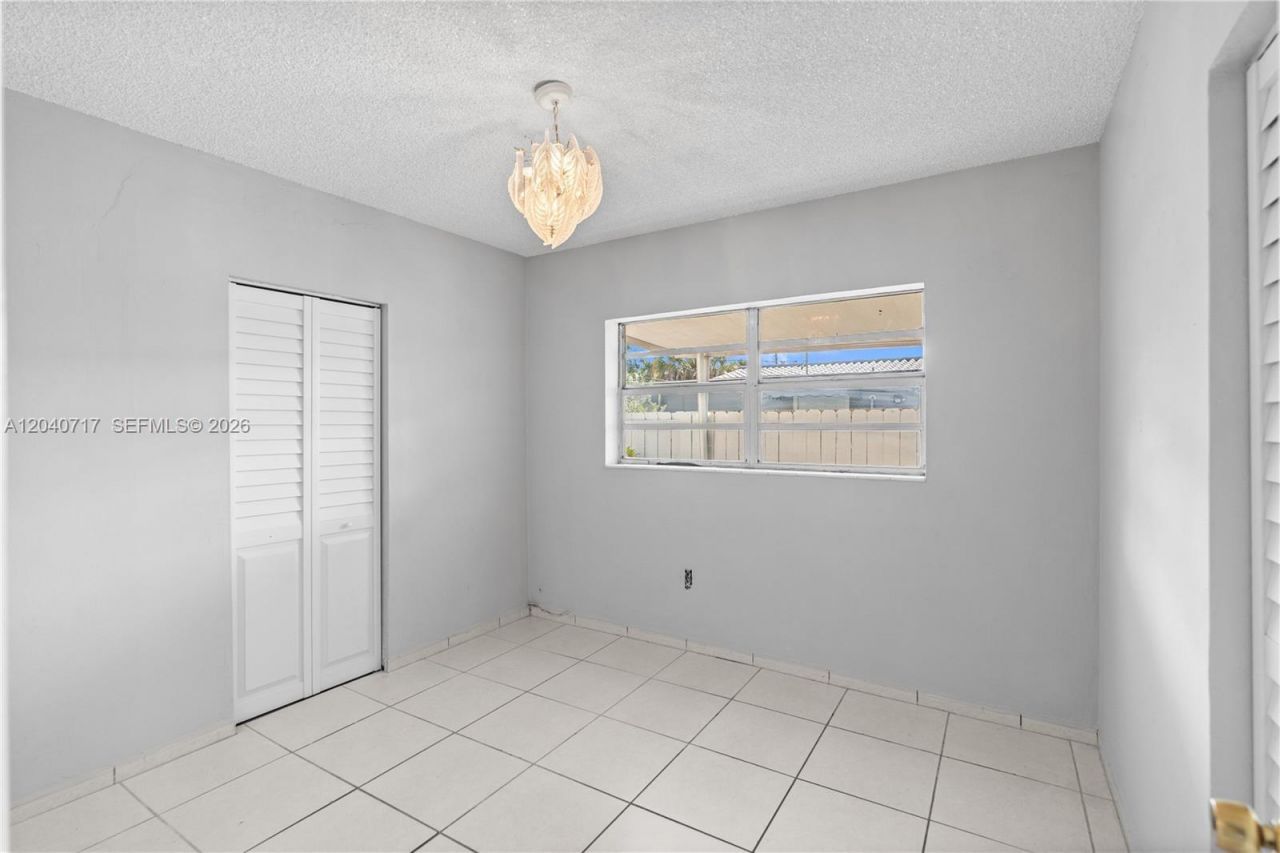 491 W 35th Pl, Hialeah, FL 33012 Photo