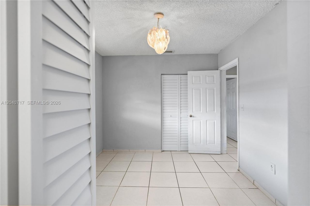 491 W 35th Pl, Hialeah, FL 33012 Photo