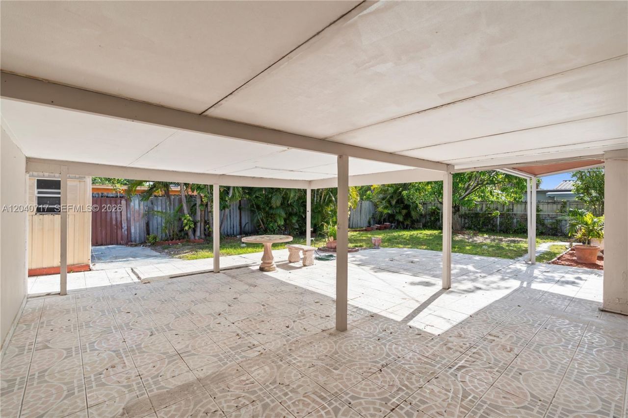 491 W 35th Pl, Hialeah, FL 33012 Photo