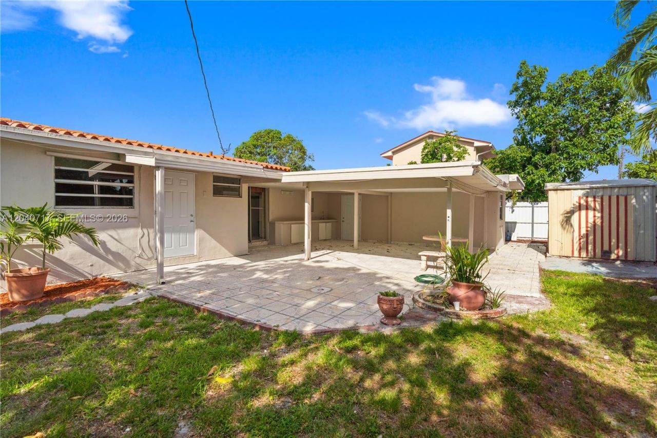 491 W 35th Pl, Hialeah, FL 33012 Photo