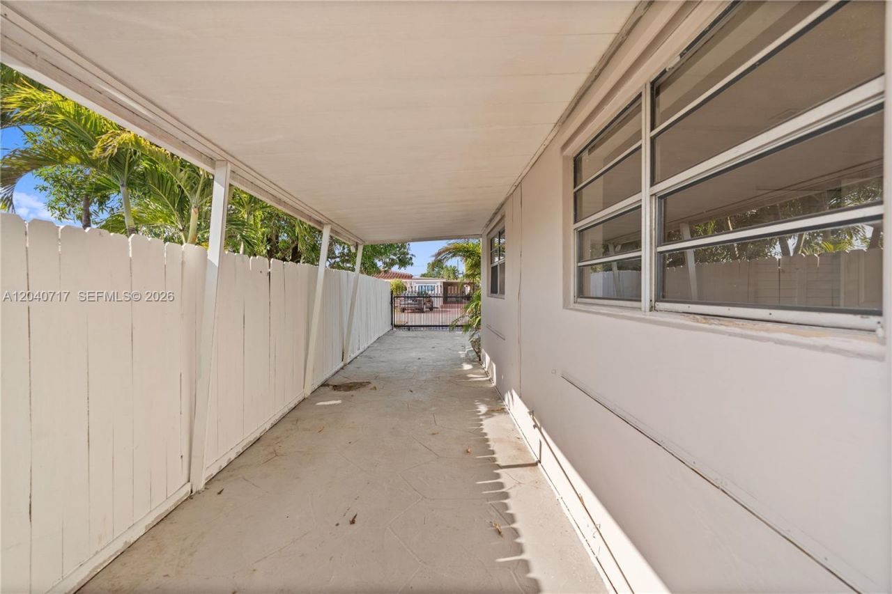 491 W 35th Pl, Hialeah, FL 33012 Photo