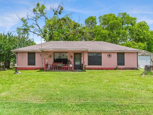 410 W Pine Street, Edgewood, TX 75117