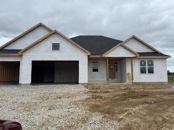 N80W27710 Meadow Bliss Dr, Lisbon, WI 53029