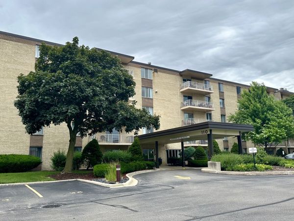 110 W Butterfield Road, Unit 310S, Elmhurst, IL 60126