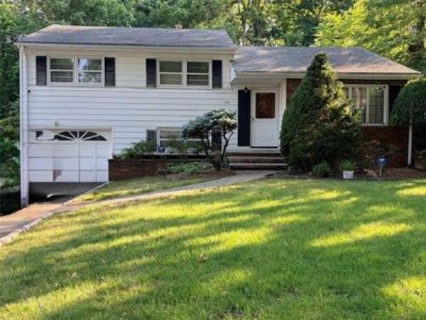 108 Morningside Road, PARAMUS, NJ 07652