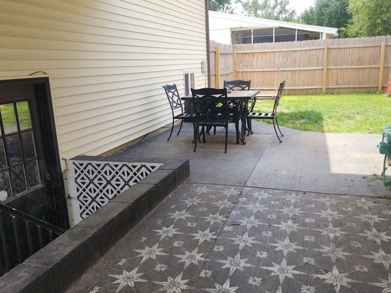 1063 Amherst Drive, Marion, OH 43302 Photo 16