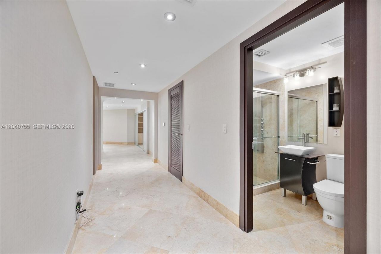 3330 NE 190th St, Unit 114, Aventura, FL 33180 Photo