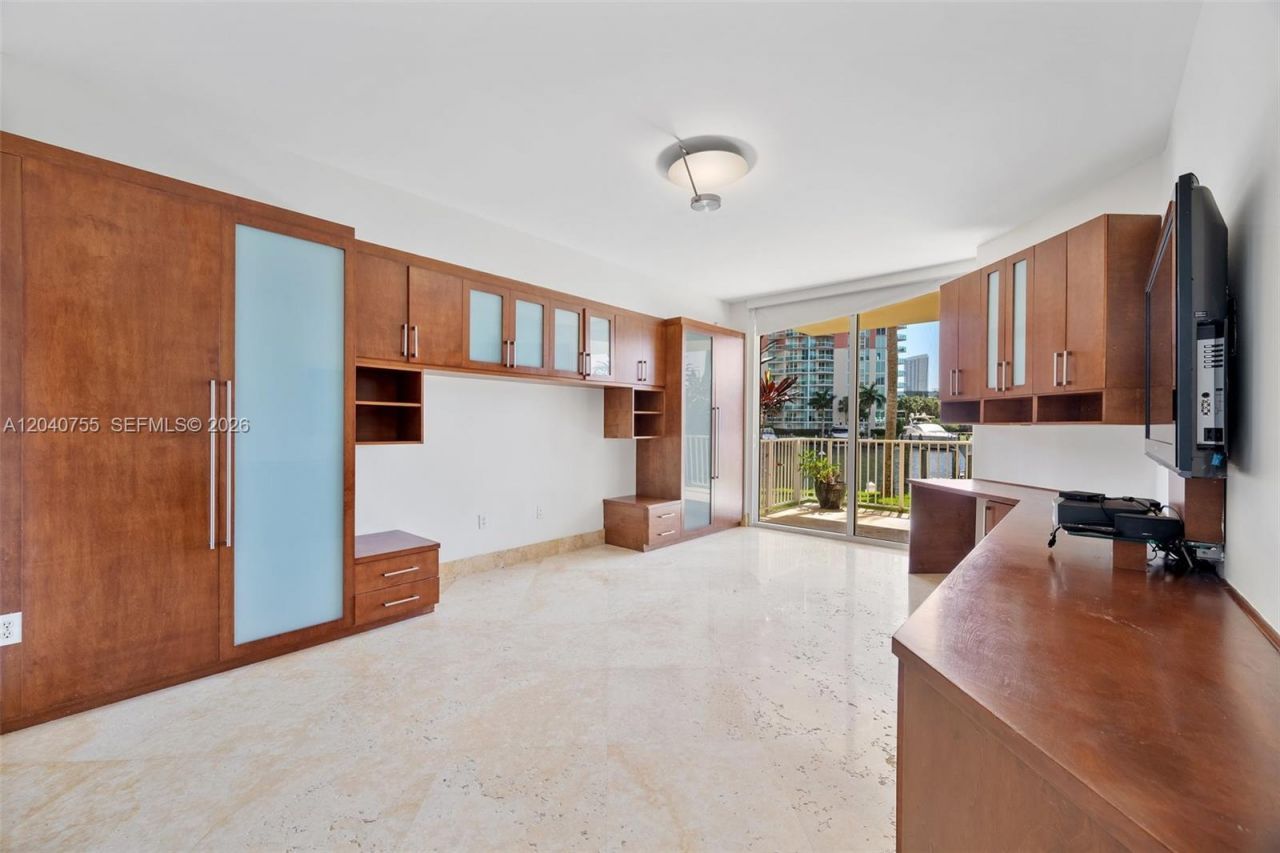 3330 NE 190th St, Unit 114, Aventura, FL 33180 Photo