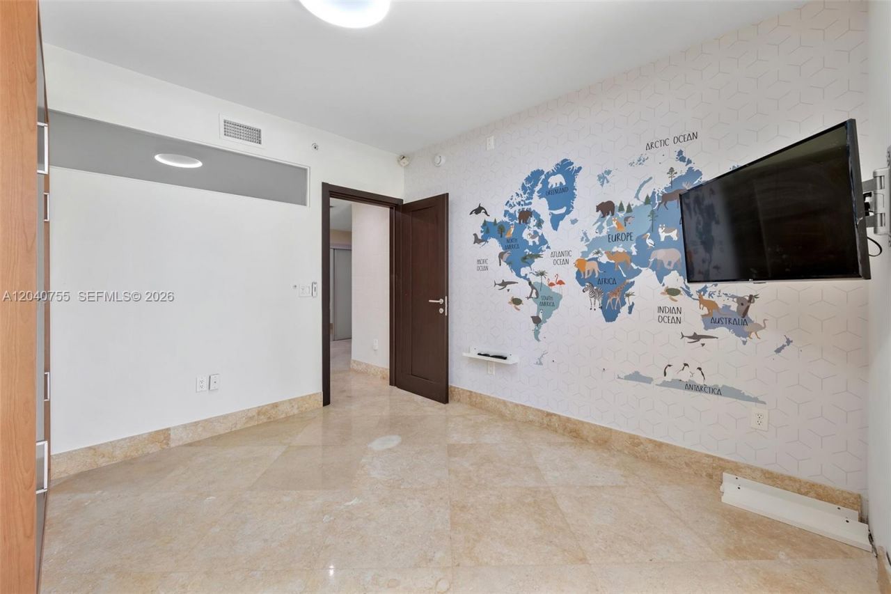 3330 NE 190th St, Unit 114, Aventura, FL 33180 Photo
