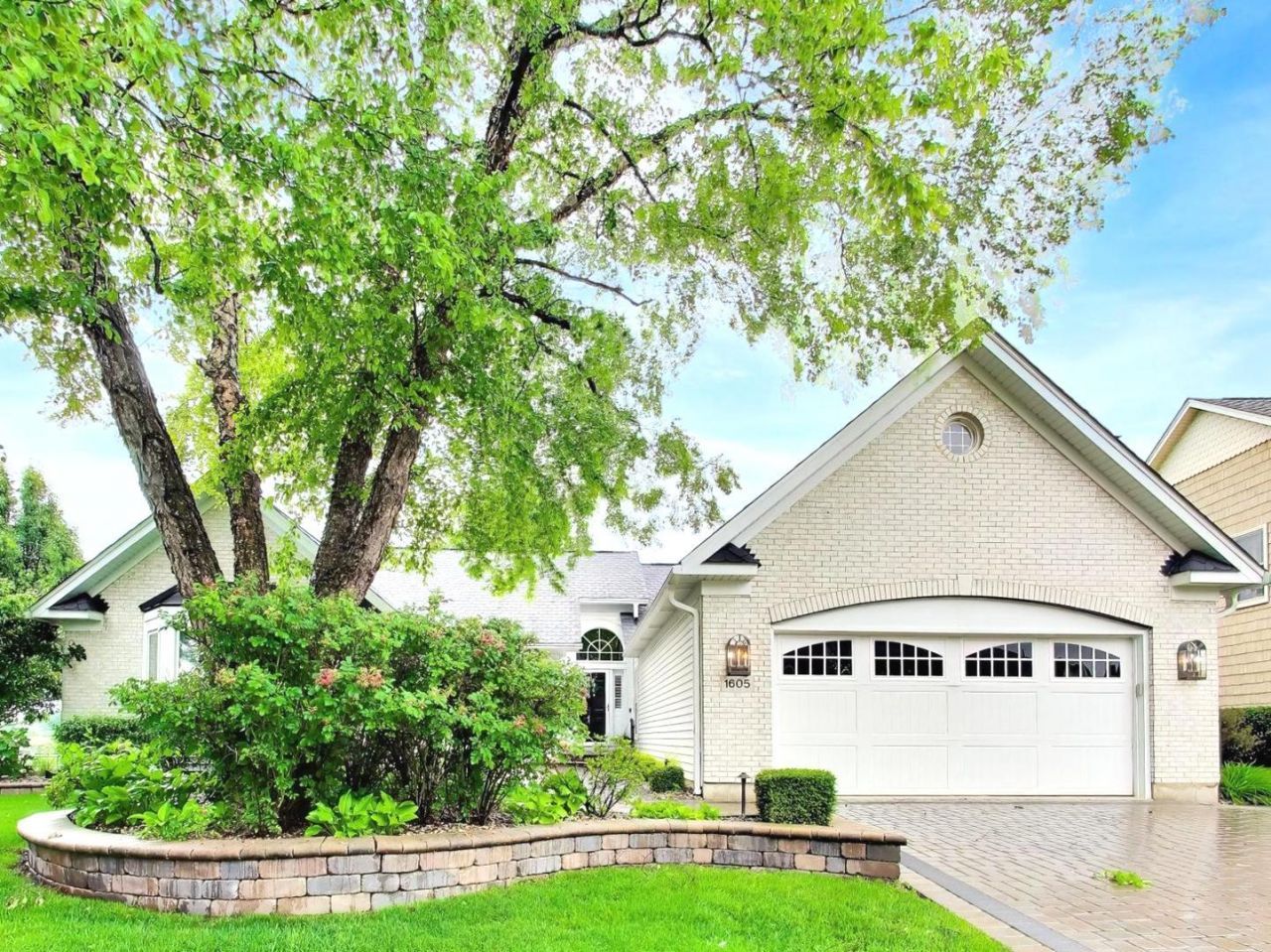 1605 Crowfoot Circle S, Hoffman Estates, IL 60169 Main Photo