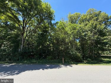 32 CEDAR DRIVE, STERLING, VA 20164