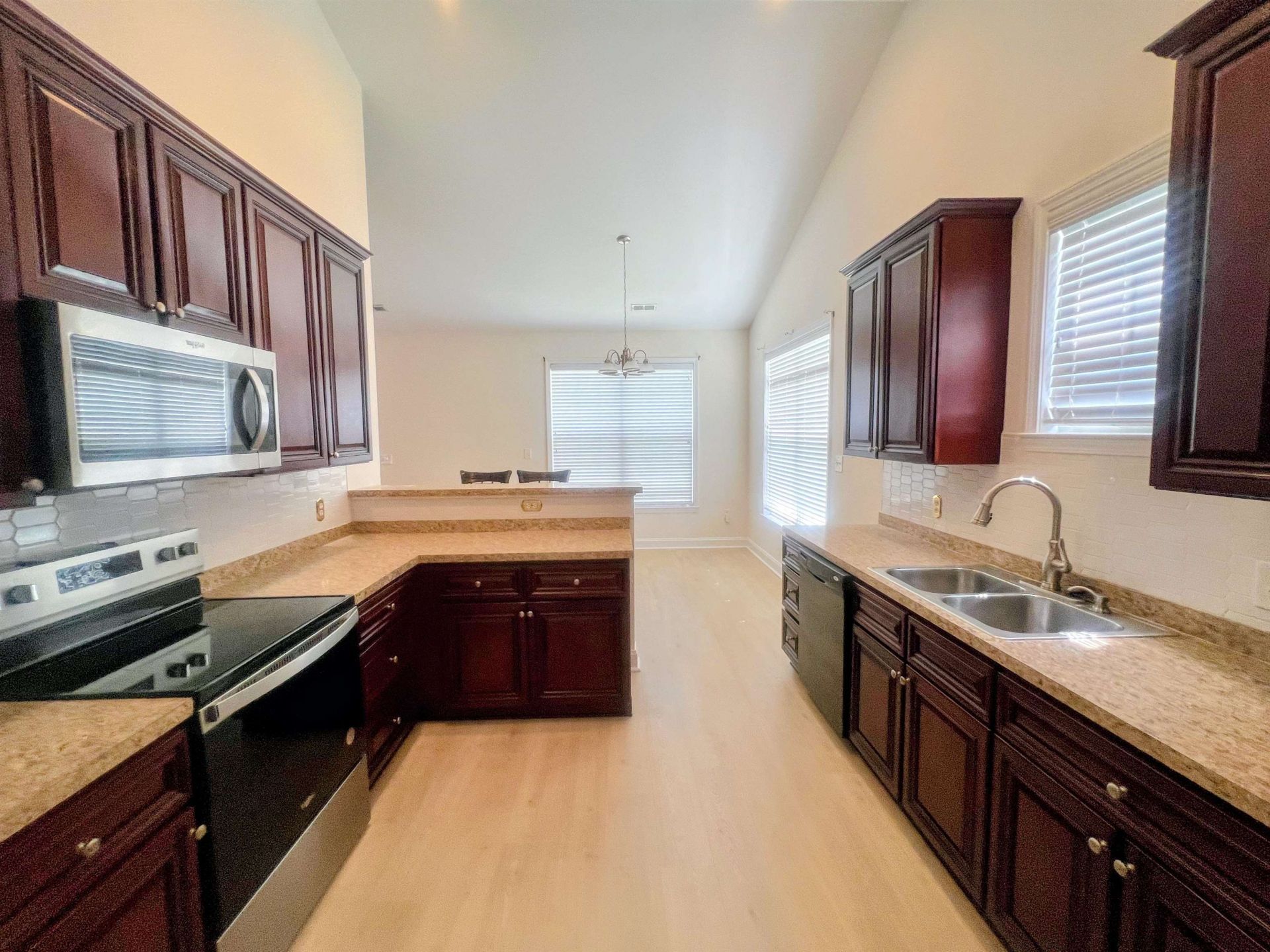 251 Colby Ct.  Photo 5