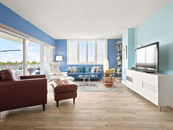 4350 Hillcrest Dr , Unit 611, Hollywood, FL 33021