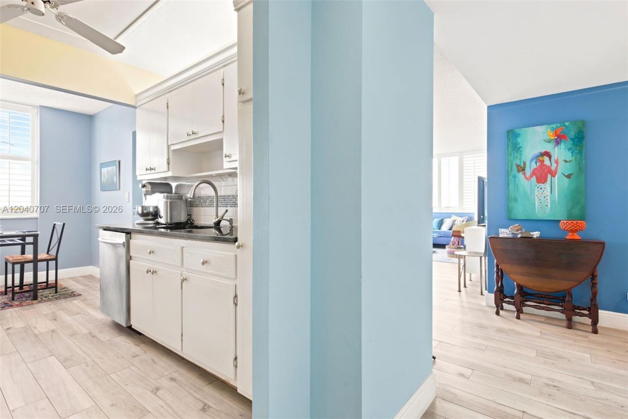 4350 Hillcrest Dr , Unit 611, Hollywood, FL 33021 Photo