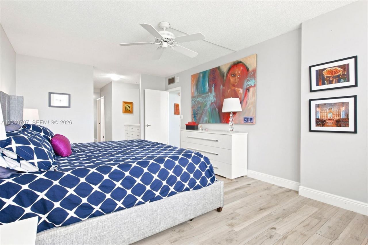 4350 Hillcrest Dr , Unit 611, Hollywood, FL 33021 Photo