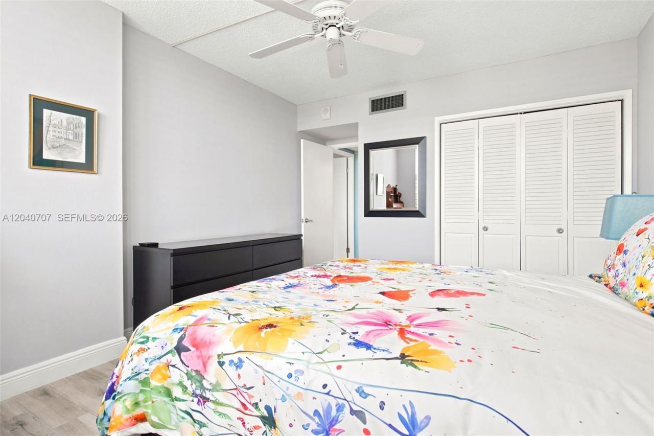 4350 Hillcrest Dr , Unit 611, Hollywood, FL 33021 Photo