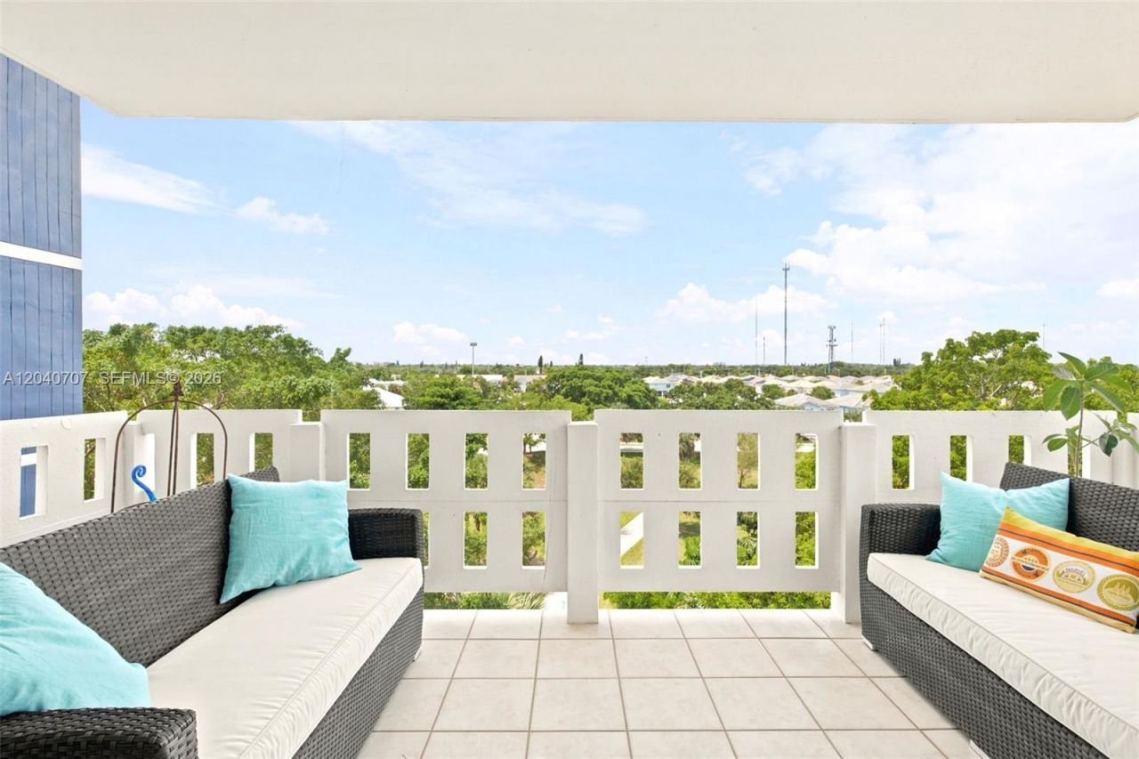4350 Hillcrest Dr , Unit 611, Hollywood, FL 33021 Photo
