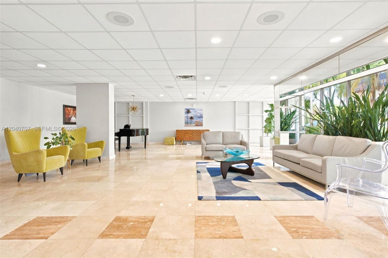 4350 Hillcrest Dr , Unit 611, Hollywood, FL 33021 Photo