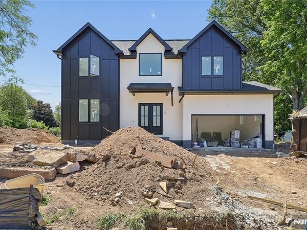 70 Carleton Road, CRESSKILL, NJ 07626