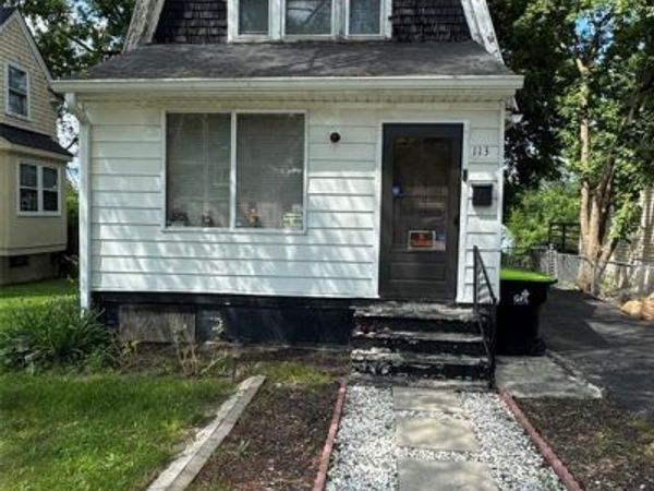 113 Kemp Street, Pontiac, MI 48342