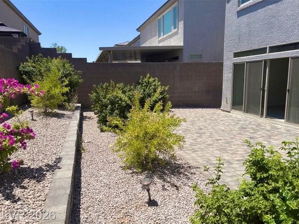 7047 Grace Estate Avenue , Las Vegas, NV 89113