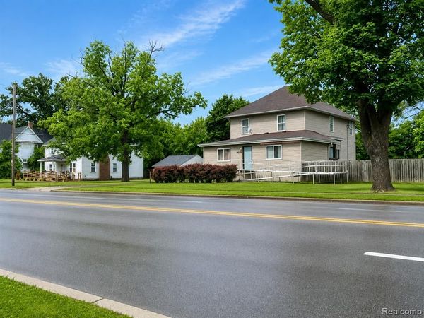 1610 Gratiot Avenue , Saginaw, MI 48602