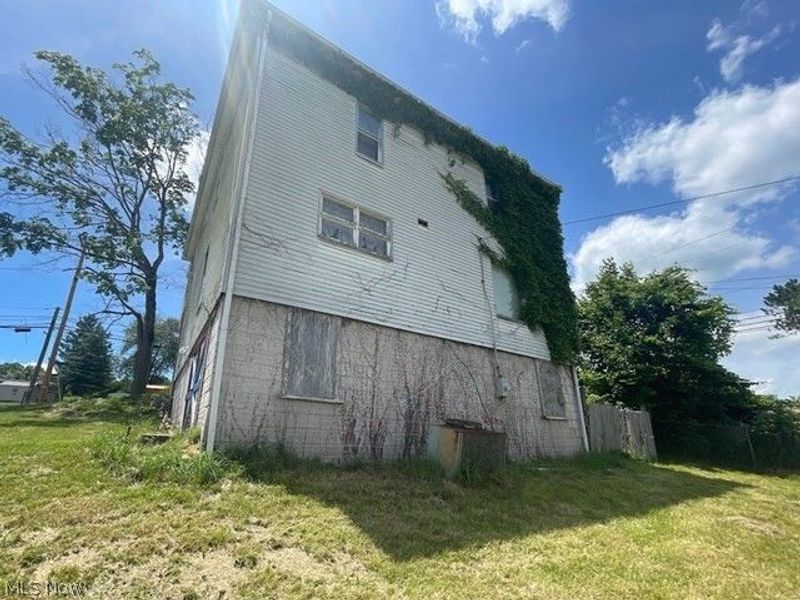 109 E North Street, Cadiz, OH 43907 Photo 2