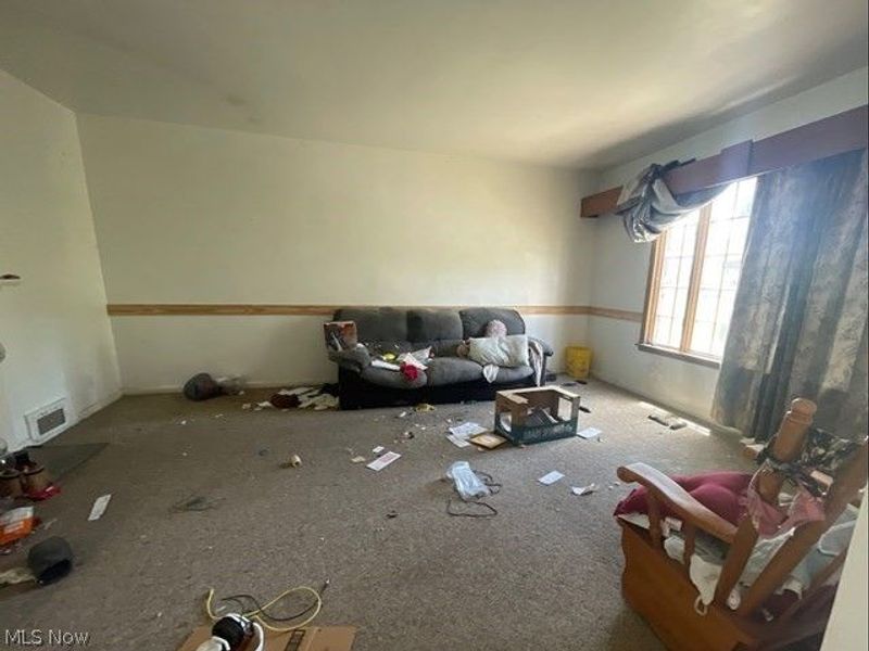 109 E North Street, Cadiz, OH 43907 Photo 8