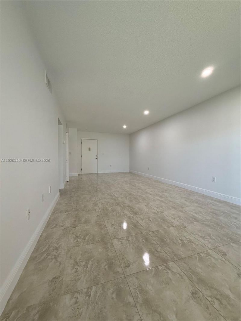 8261 SW 128th St , Unit 205, Pinecrest, FL 33156 Photo