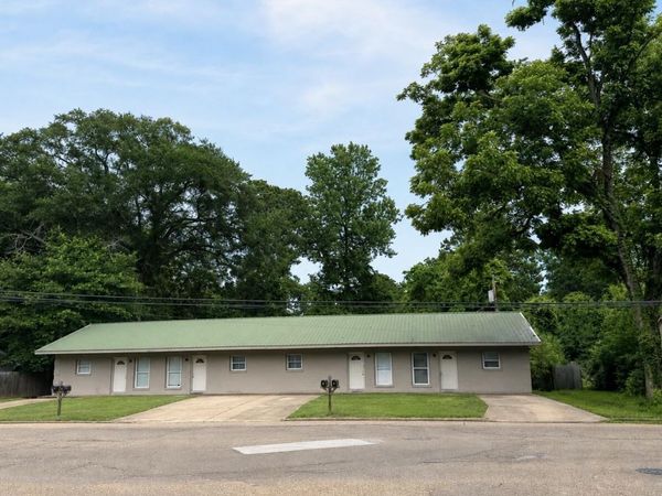 101 5th Avenue, Magee, MS 39111