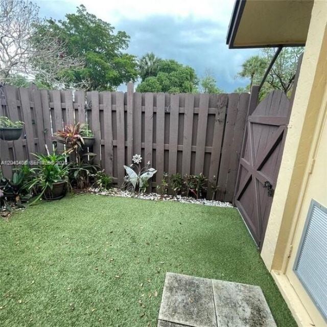 112 Fox Rd, Unit 2-50, Hollywood, FL 33024 Photo