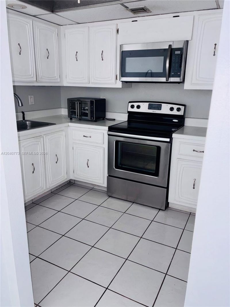 7011 Environ Blvd, Unit 412, Lauderhill, FL 33319 Photo