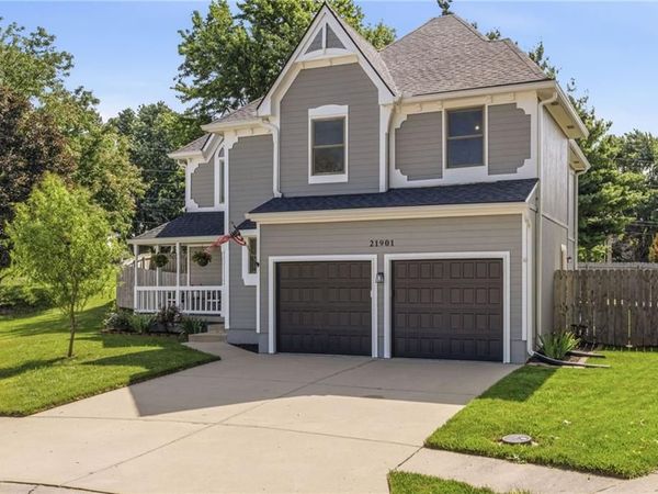 21901 W 47th Terrace, Shawnee, KS 66226