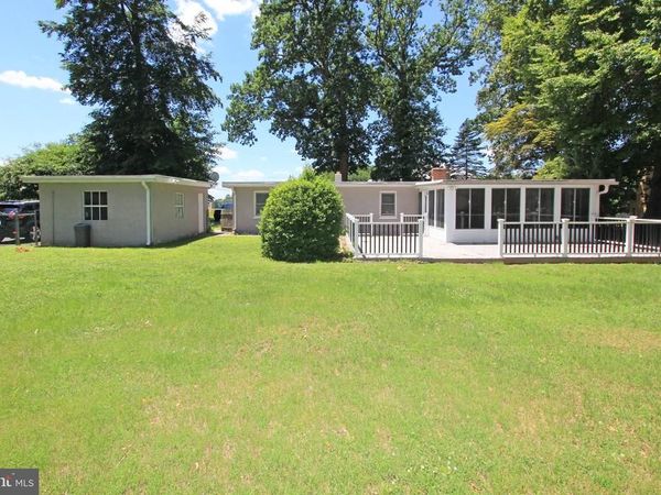 513 CHERRY TREE ROAD , ASTON, PA 19014