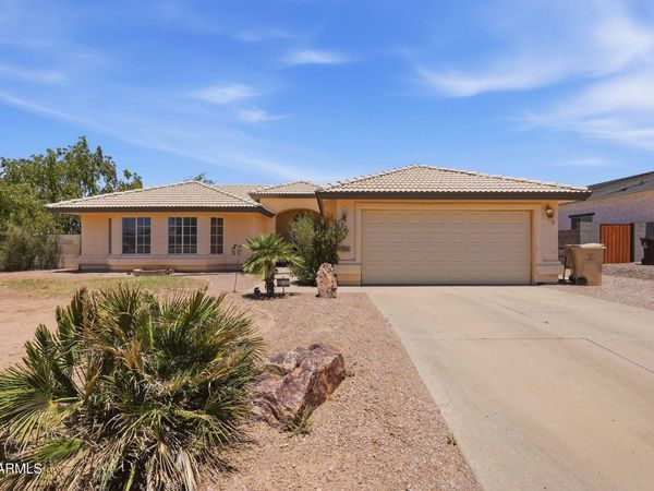 9584 W TINAJAS Drive W, Arizona City, AZ 85123