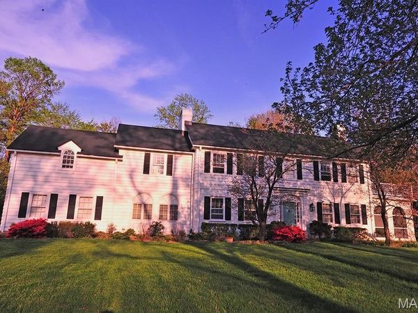 34 Godwin Lane, St Louis, MO 63124