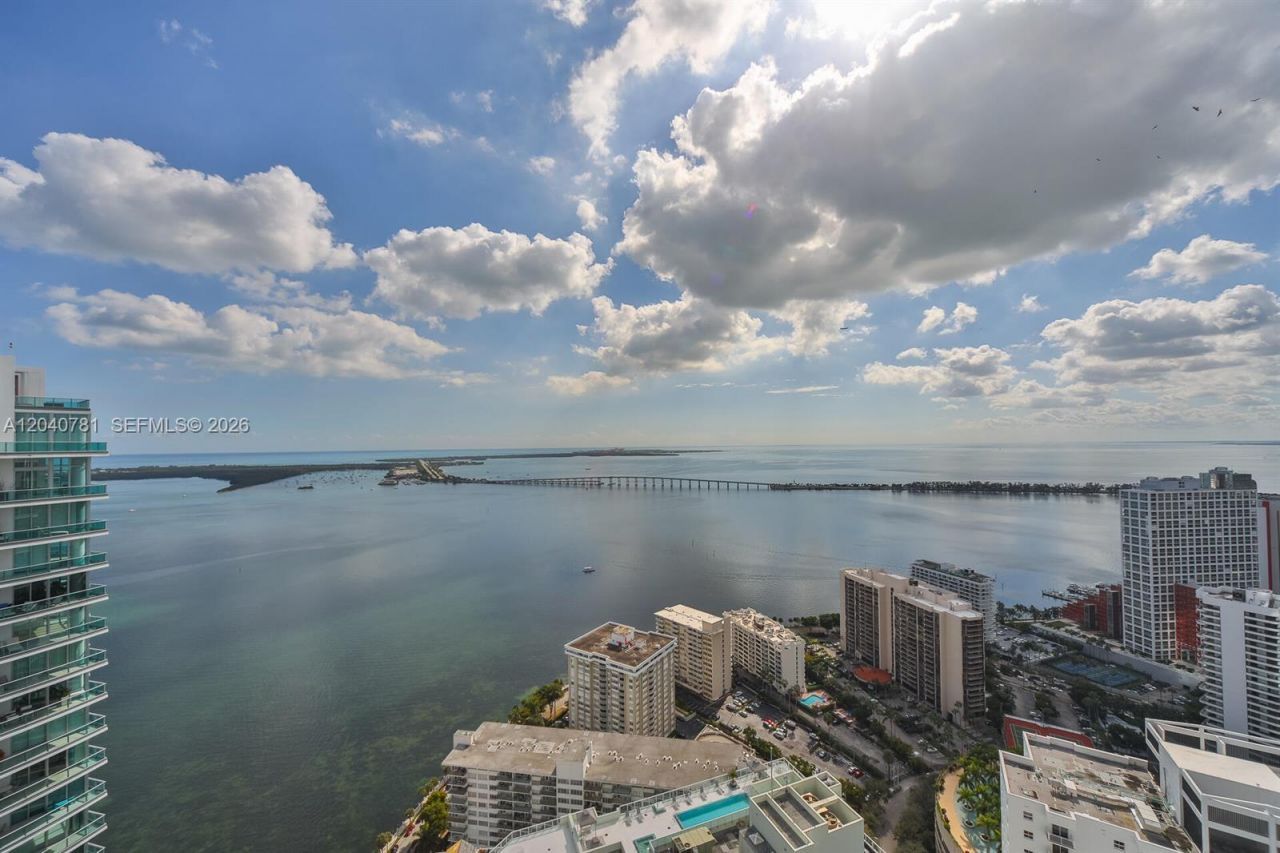 1300 Brickell Bay Dr , Unit 2106, Miami, FL 33131 Photo