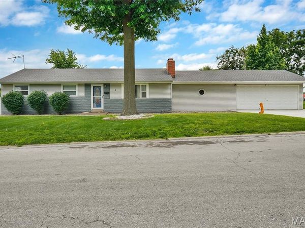 4 Hazelwood Lane, Hazelwood, MO 63042