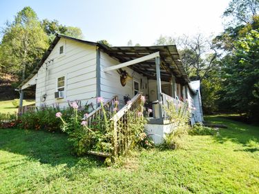 284 Happy Top Road, McKee, KY 40447
