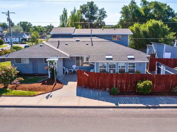 248 SE 10th Street, Madras, OR 97741