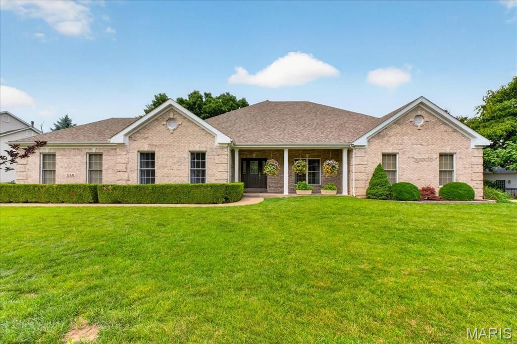 17531 Garden Ridge Circle, Wildwood, MO 63038 Main Photo
